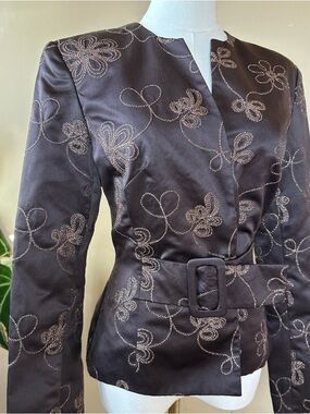 isabela suits structured jacket ✨  embroidered